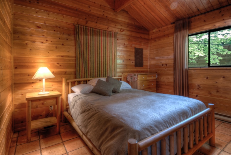 Heriot Bay Inn Cabin Bedroom